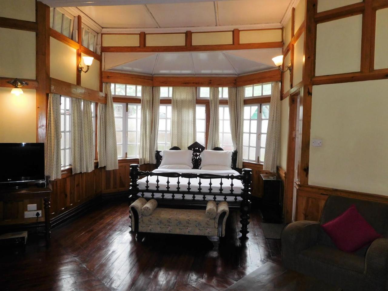 The Heritage Club - Tripura Castle Hotel And Spa Shillong Extérieur photo